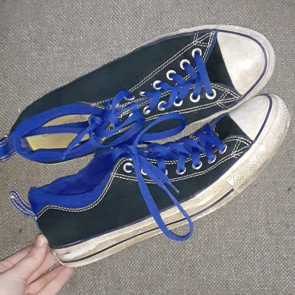 Black and blue converse - Picture 2 of 4